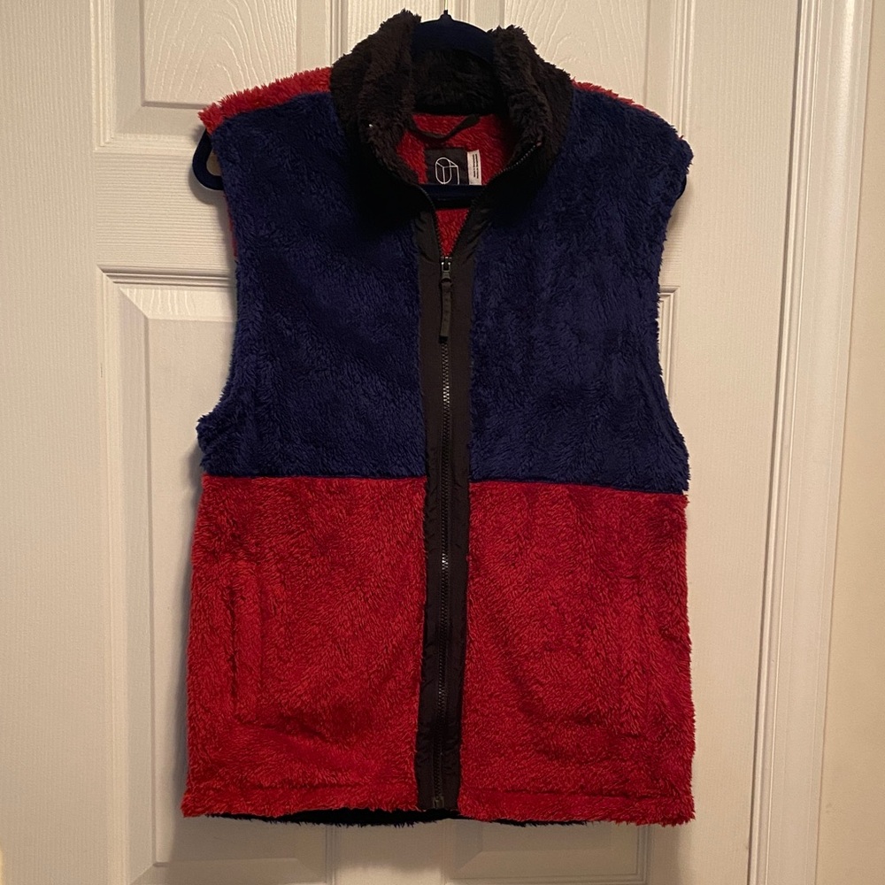 Original Use Tri-color Fleece Vest…size S